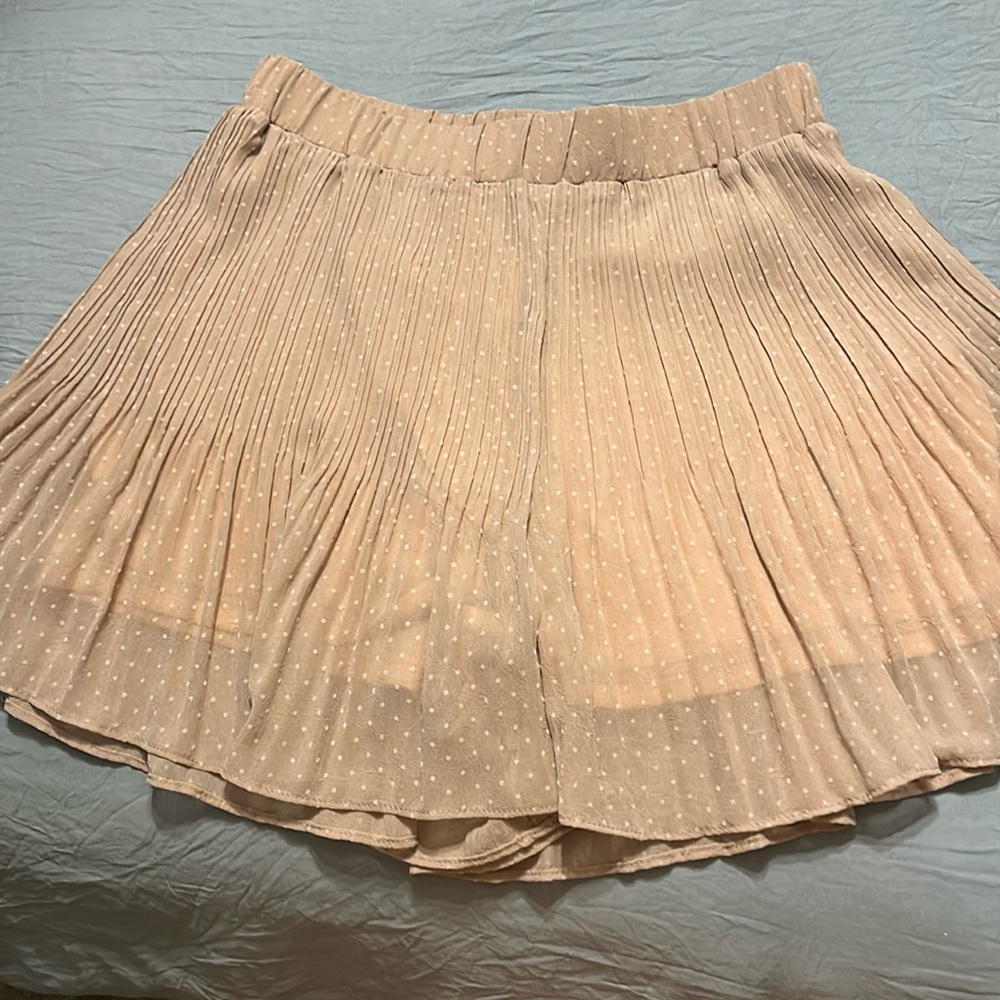 Really pretty shorts with polka dots
